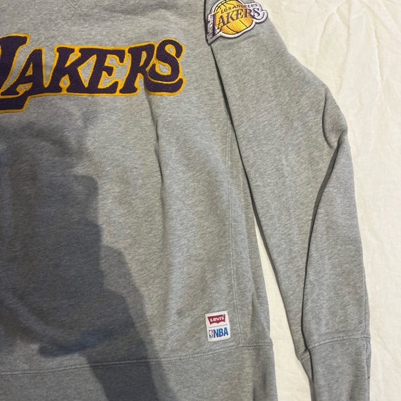 Levi’s Lakers Special Addition Sweater - Picture 3 of 3